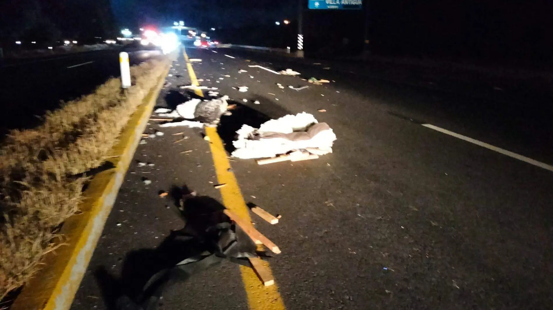 SJR POLI QUEDO DESTROZADO EN EL CARRIL DE